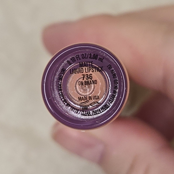 Kylie Cosmetics On Brand (Peachy Nude) Matte Liquid Lipstick - Picture 3 of 10